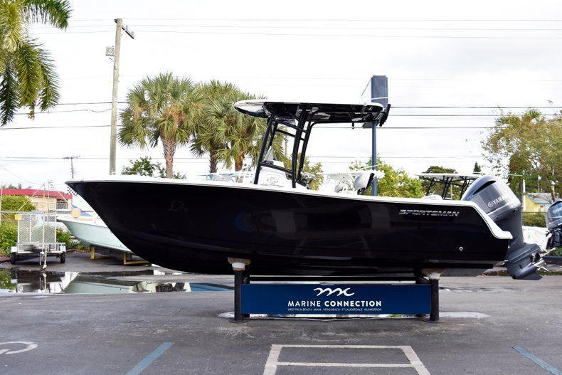 Thumbnail 4 for New 2019 Sportsman Open 232 Center Console boat for sale in Fort Lauderdale, FL