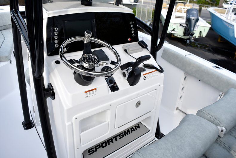 Thumbnail 30 for New 2019 Sportsman Open 232 Center Console boat for sale in Fort Lauderdale, FL