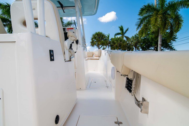 Thumbnail 20 for New 2019 Cobia 320 Center Console boat for sale in Islamorada, FL