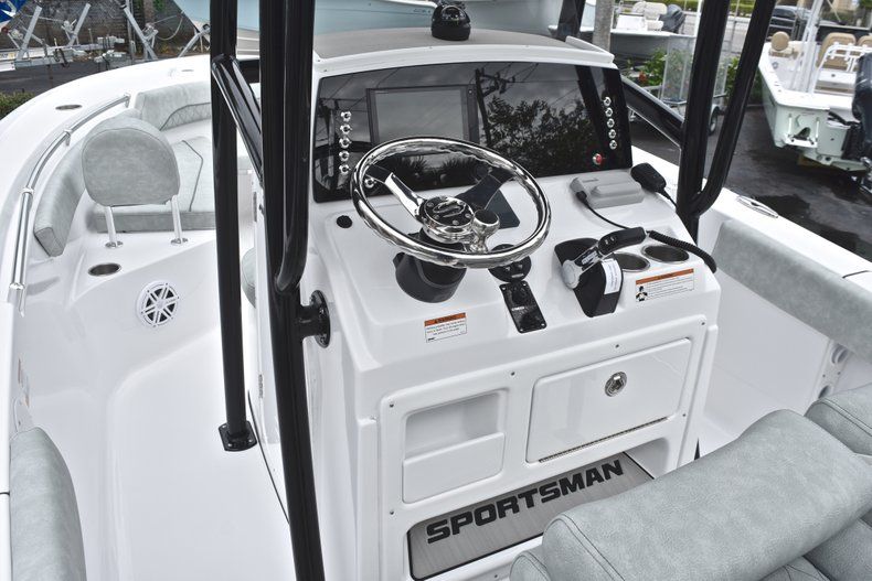 Thumbnail 25 for New 2019 Sportsman Open 212 Center Console boat for sale in Miami, FL