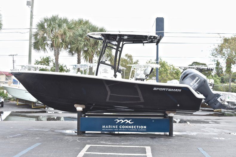 Thumbnail 4 for New 2019 Sportsman Open 212 Center Console boat for sale in Miami, FL