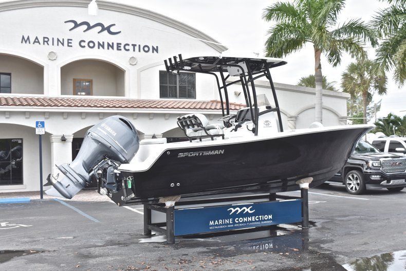 Thumbnail 7 for New 2019 Sportsman Open 212 Center Console boat for sale in Miami, FL