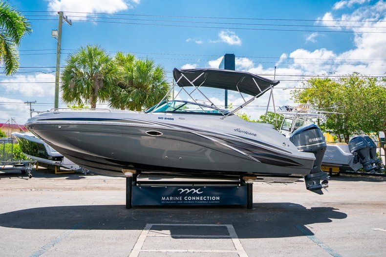 Thumbnail 4 for New 2019 Hurricane SunDeck SD 2486 OB boat for sale in West Palm Beach, FL