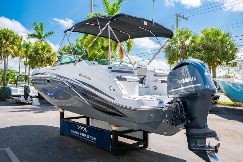 Thumbnail 5 for New 2019 Hurricane SunDeck SD 2486 OB boat for sale in West Palm Beach, FL