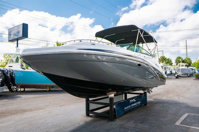Thumbnail 3 for New 2019 Hurricane SunDeck SD 2486 OB boat for sale in West Palm Beach, FL