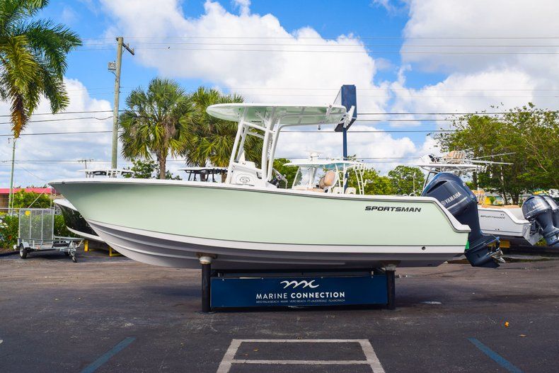 Thumbnail 4 for New 2019 Sportsman Heritage 231 Center Console boat for sale in West Palm Beach, FL