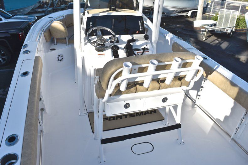 Thumbnail 12 for New 2019 Sportsman Open 232 Center Console boat for sale in Fort Lauderdale, FL