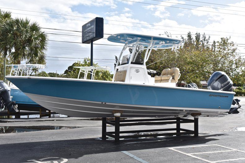 Thumbnail 3 for New 2019 Sportsman Masters 247 Bay Boat boat for sale in West Palm Beach, FL