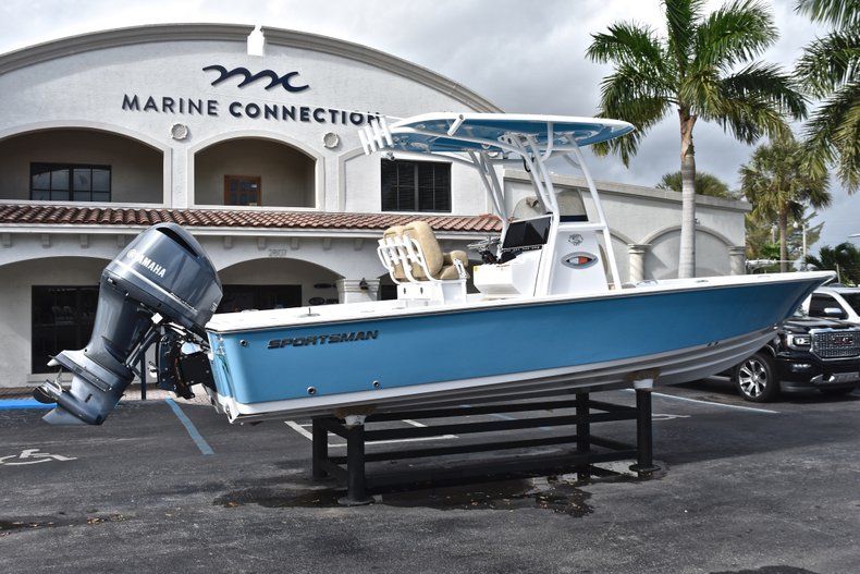 Thumbnail 7 for New 2019 Sportsman Masters 247 Bay Boat boat for sale in West Palm Beach, FL