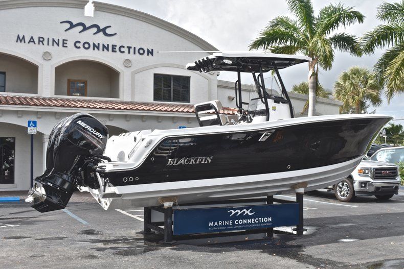 Thumbnail 7 for New 2019 Blackfin 242CC Center Console boat for sale in Fort Lauderdale, FL