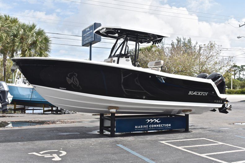 Thumbnail 3 for New 2019 Blackfin 242CC Center Console boat for sale in Fort Lauderdale, FL