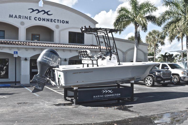 Thumbnail 7 for New 2019 Sportsman Masters 207 Bay Boat boat for sale in Fort Lauderdale, FL