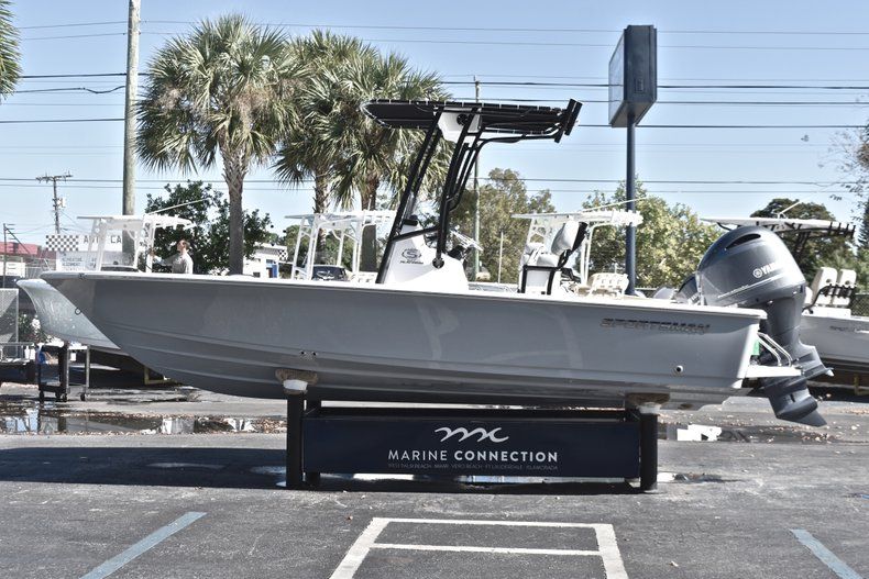 Thumbnail 4 for New 2019 Sportsman Masters 207 Bay Boat boat for sale in Fort Lauderdale, FL