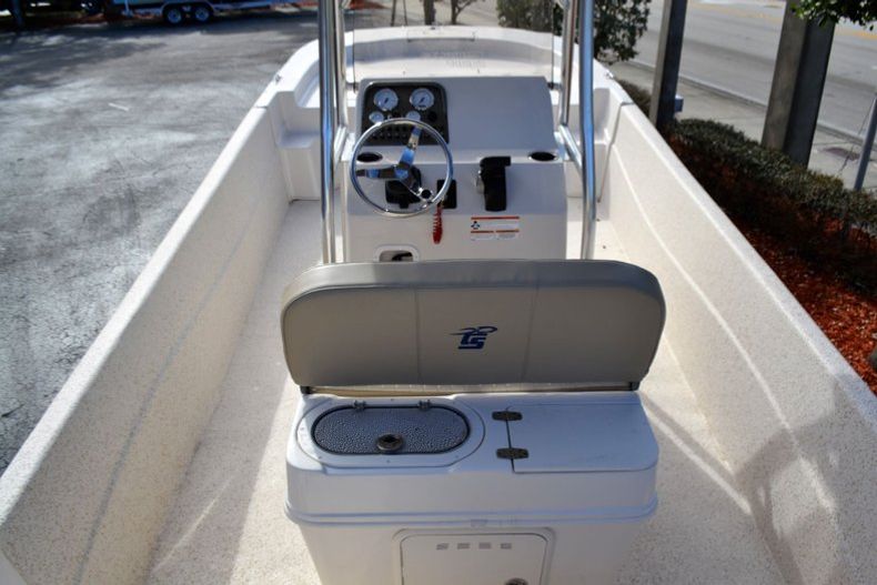 Thumbnail 5 for New 2019 Carolina Skiff 238 DLV boat for sale in Vero Beach, FL