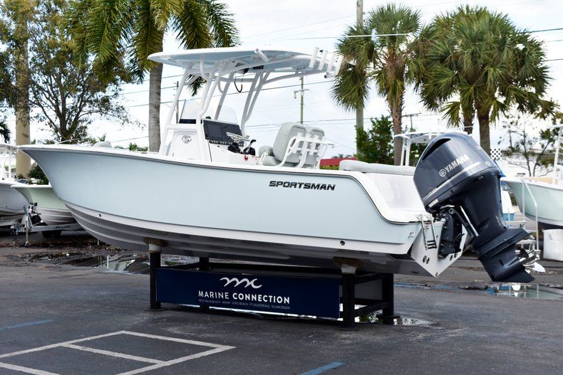 Thumbnail 5 for New 2019 Sportsman Heritage 241 Center Console boat for sale in West Palm Beach, FL