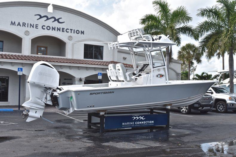 Thumbnail 8 for New 2019 Sportsman Masters 267 Bay Boat boat for sale in West Palm Beach, FL