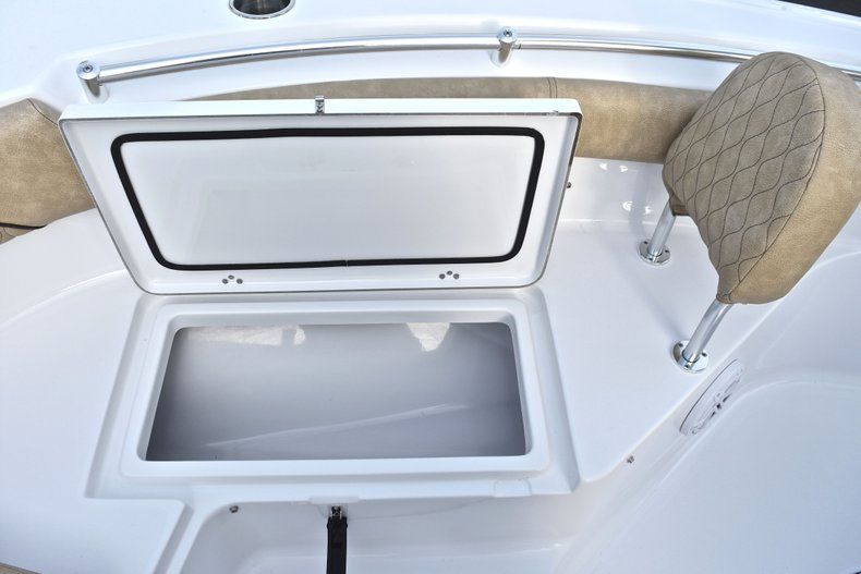Thumbnail 47 for New 2019 Sportsman Heritage 211 Center Console boat for sale in West Palm Beach, FL