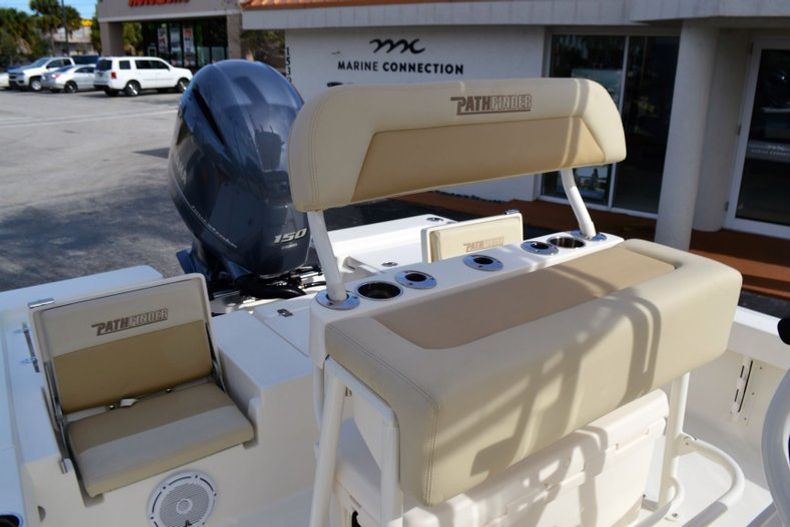 Thumbnail 17 for New 2019 Pathfinder 2200 TRS Bay Boat boat for sale in Vero Beach, FL