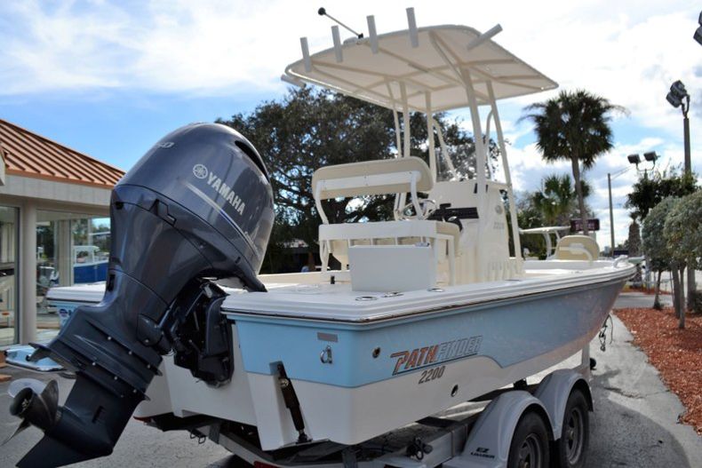 Thumbnail 5 for New 2019 Pathfinder 2200 TRS Bay Boat boat for sale in Vero Beach, FL
