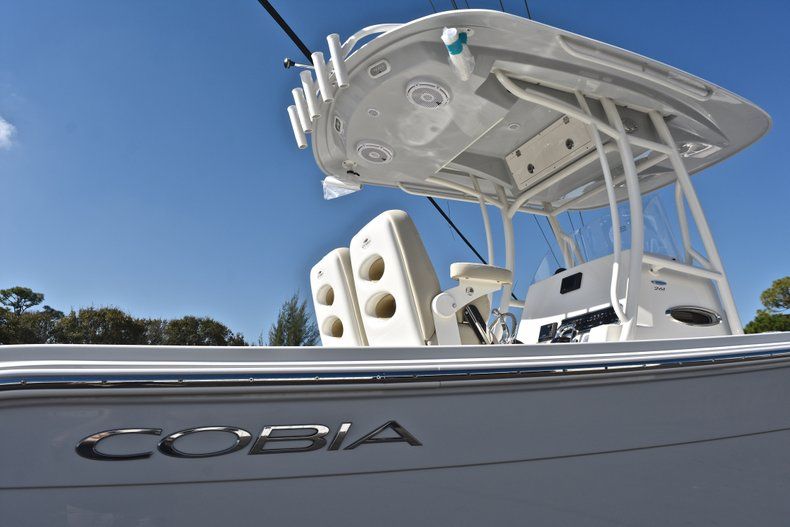Thumbnail 8 for New 2019 Cobia 261 Center Console boat for sale in Miami, FL