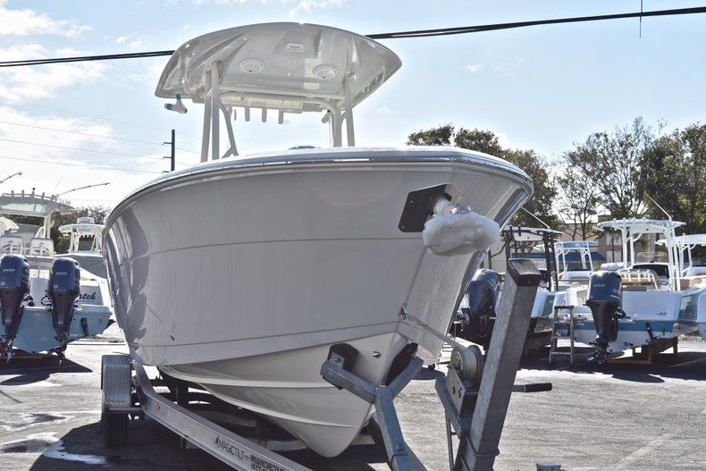 Thumbnail 6 for New 2019 Cobia 261 Center Console boat for sale in Miami, FL