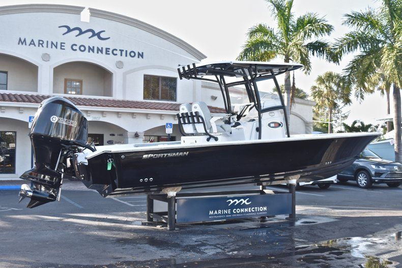 Thumbnail 7 for New 2019 Sportsman Masters 267 Bay Boat boat for sale in Vero Beach, FL