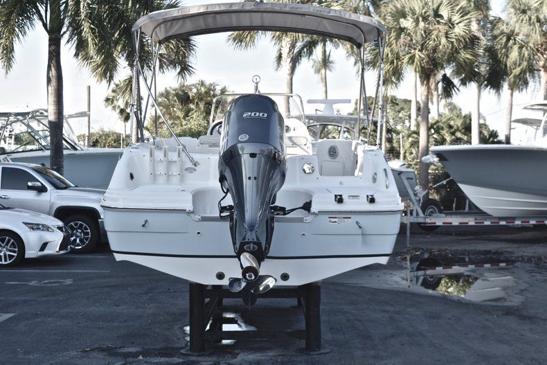 Thumbnail 6 for Used 2017 Hurricane SunDeck Sport SS 211 OB boat for sale in West Palm Beach, FL