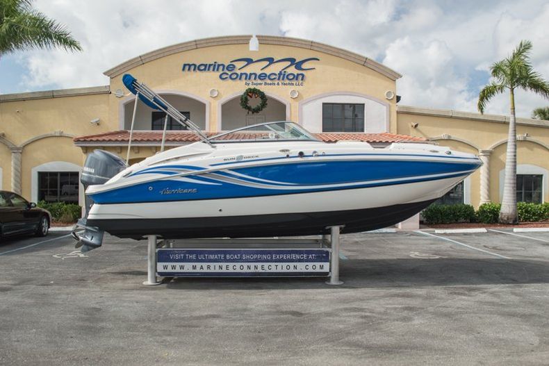 Used 2013 Hurricane SunDeck SD 2200 OB boat for sale in West Palm Beach, FL