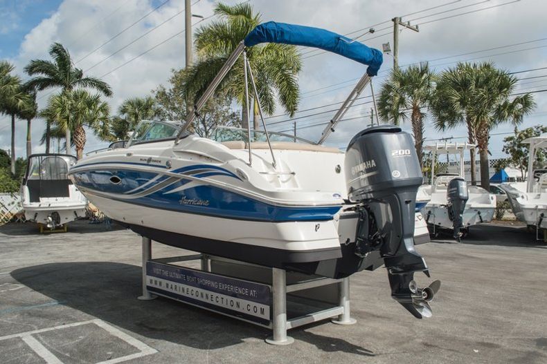 Thumbnail 7 for Used 2013 Hurricane SunDeck SD 2200 OB boat for sale in West Palm Beach, FL