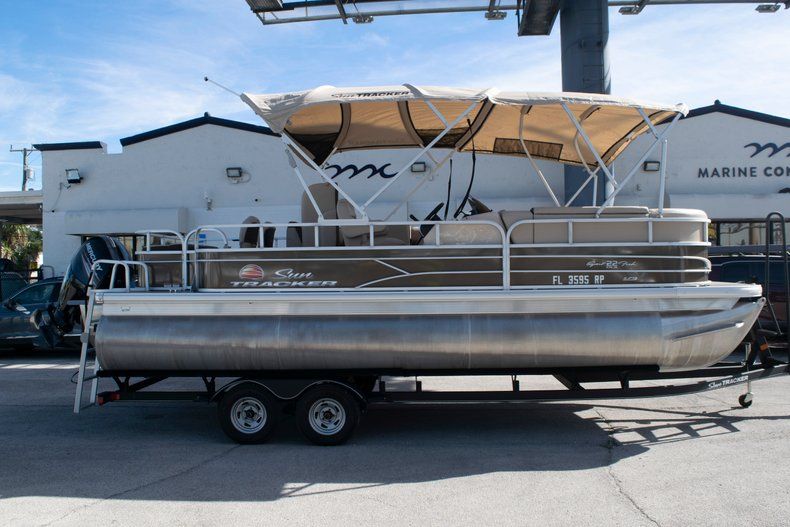 Used 2018 Sun Tracker Sport Fish 22 DLX boat for sale in Fort Lauderdale, FL
