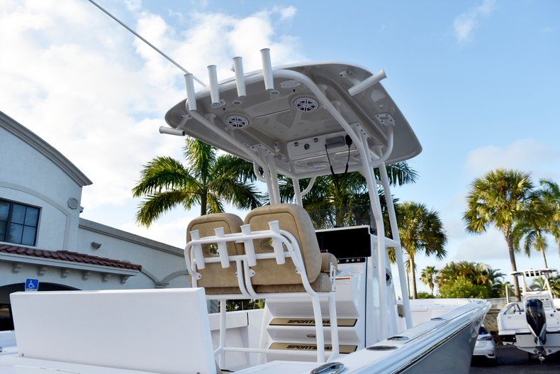 Thumbnail 8 for New 2019 Sportsman Masters 247 Bay Boat boat for sale in Miami, FL