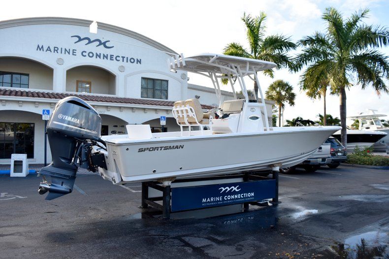 Thumbnail 7 for New 2019 Sportsman Masters 247 Bay Boat boat for sale in Miami, FL