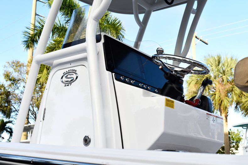 Thumbnail 20 for New 2019 Sportsman Masters 247 Bay Boat boat for sale in Miami, FL