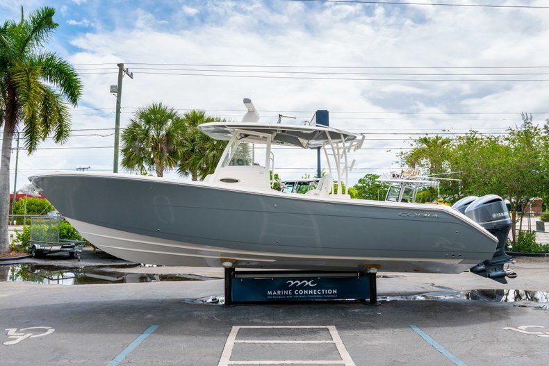 Thumbnail 4 for New 2019 Cobia 320 Center Console boat for sale in Vero Beach, FL