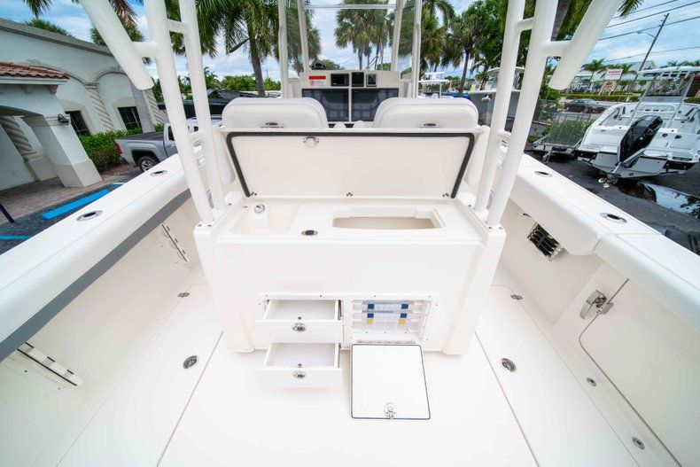 Thumbnail 11 for New 2019 Cobia 320 Center Console boat for sale in Vero Beach, FL