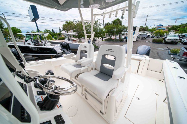 Thumbnail 36 for New 2019 Cobia 320 Center Console boat for sale in Vero Beach, FL