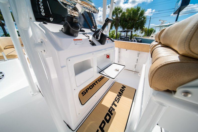 Thumbnail 30 for New 2019 Sportsman Open 232 Center Console boat for sale in West Palm Beach, FL