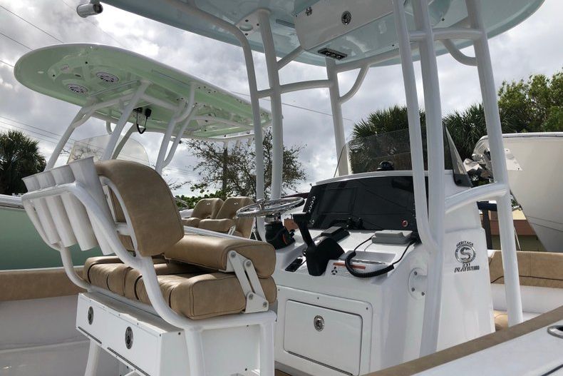 Thumbnail 2 for New 2019 Sportsman Heritage 231 Center Console boat for sale in Vero Beach, FL