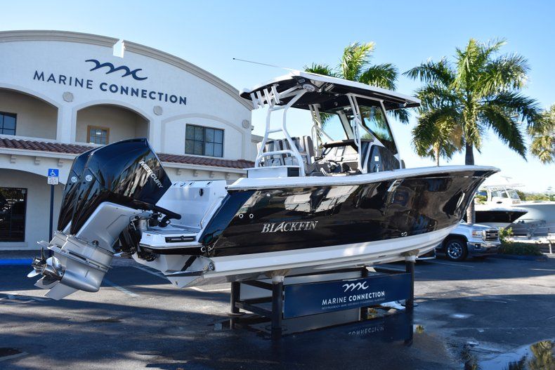 Thumbnail 7 for New 2019 Blackfin 272CC Center Console boat for sale in Fort Lauderdale, FL