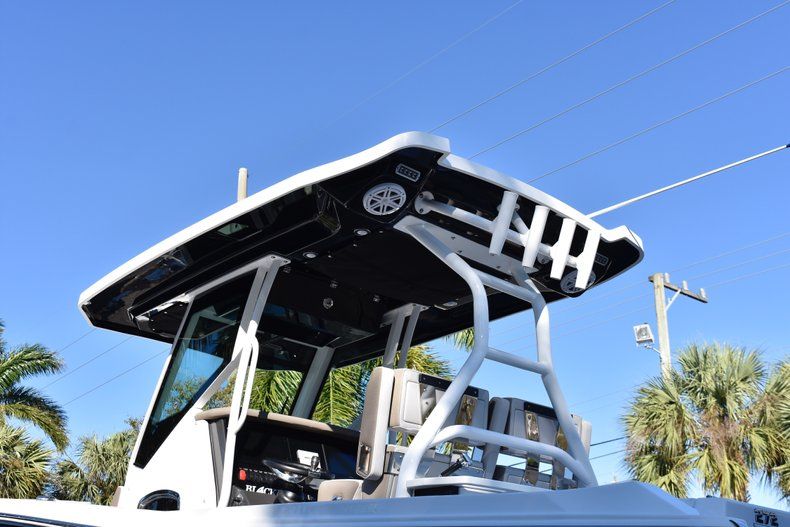Thumbnail 8 for New 2019 Blackfin 272CC Center Console boat for sale in Fort Lauderdale, FL