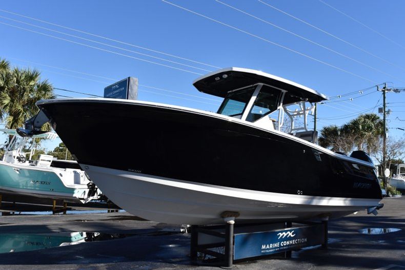Thumbnail 3 for New 2019 Blackfin 272CC Center Console boat for sale in Fort Lauderdale, FL