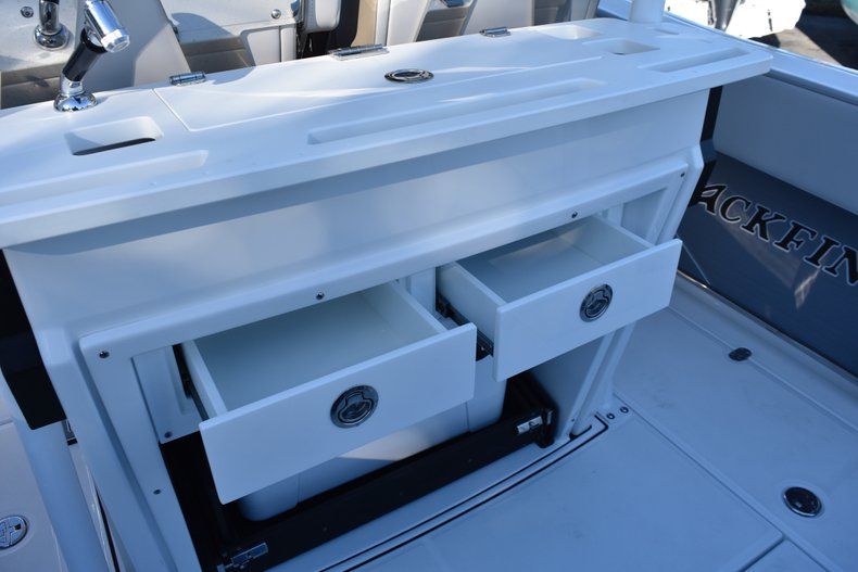 Thumbnail 31 for New 2019 Blackfin 272CC Center Console boat for sale in Fort Lauderdale, FL