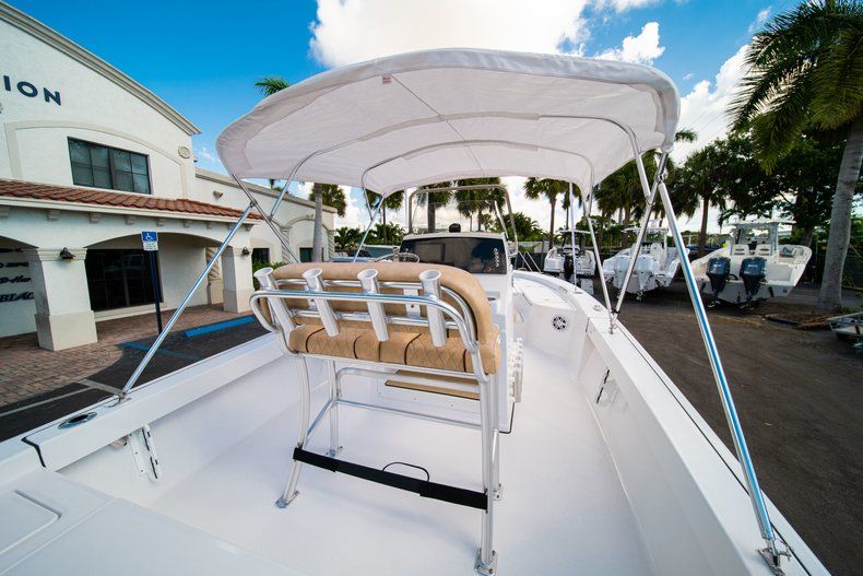 Thumbnail 15 for New 2019 Sportsman Masters 227 Bay Boat boat for sale in West Palm Beach, FL