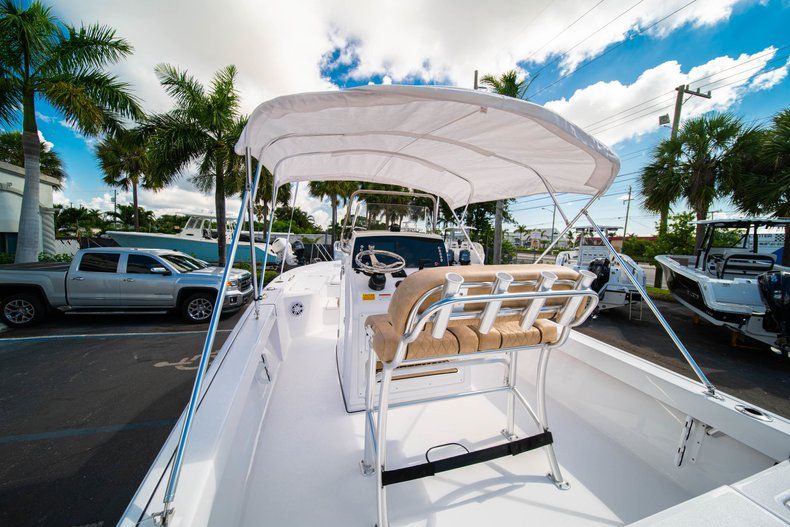 Thumbnail 17 for New 2019 Sportsman Masters 227 Bay Boat boat for sale in West Palm Beach, FL