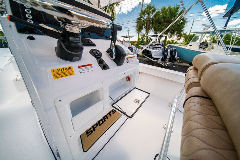 Thumbnail 23 for New 2019 Sportsman Masters 227 Bay Boat boat for sale in West Palm Beach, FL