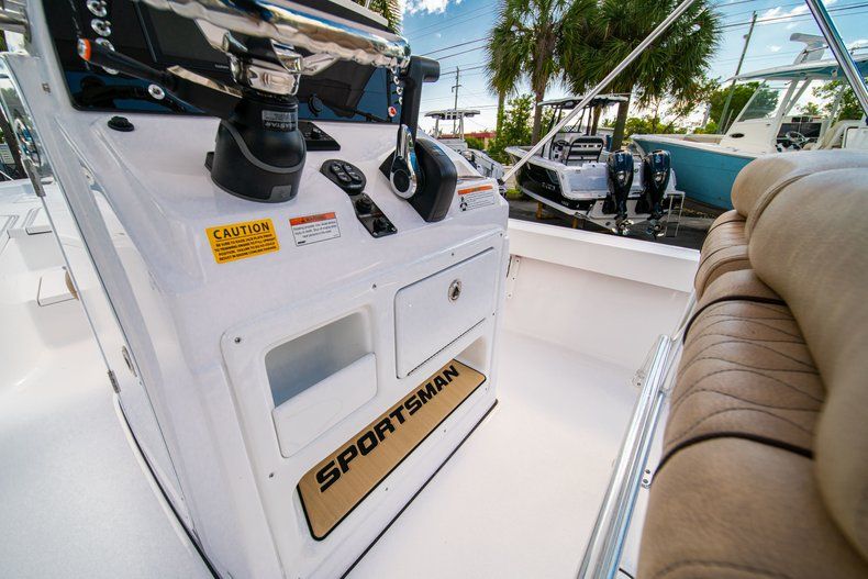 Thumbnail 22 for New 2019 Sportsman Masters 227 Bay Boat boat for sale in West Palm Beach, FL