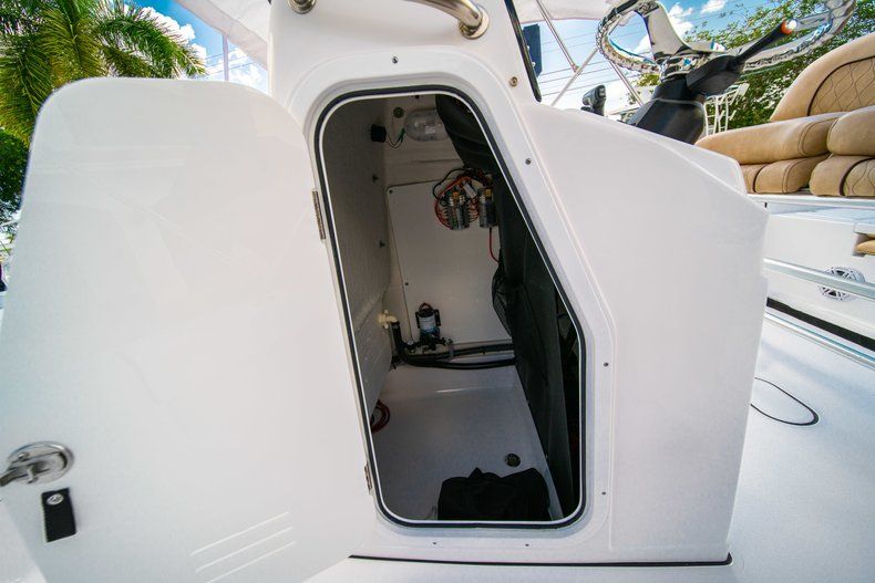 Thumbnail 25 for New 2019 Sportsman Masters 227 Bay Boat boat for sale in West Palm Beach, FL