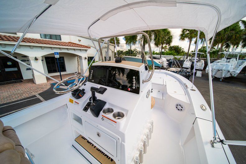 Thumbnail 20 for New 2019 Sportsman Masters 227 Bay Boat boat for sale in West Palm Beach, FL