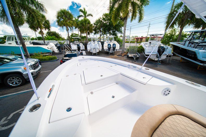 Thumbnail 32 for New 2019 Sportsman Masters 227 Bay Boat boat for sale in West Palm Beach, FL