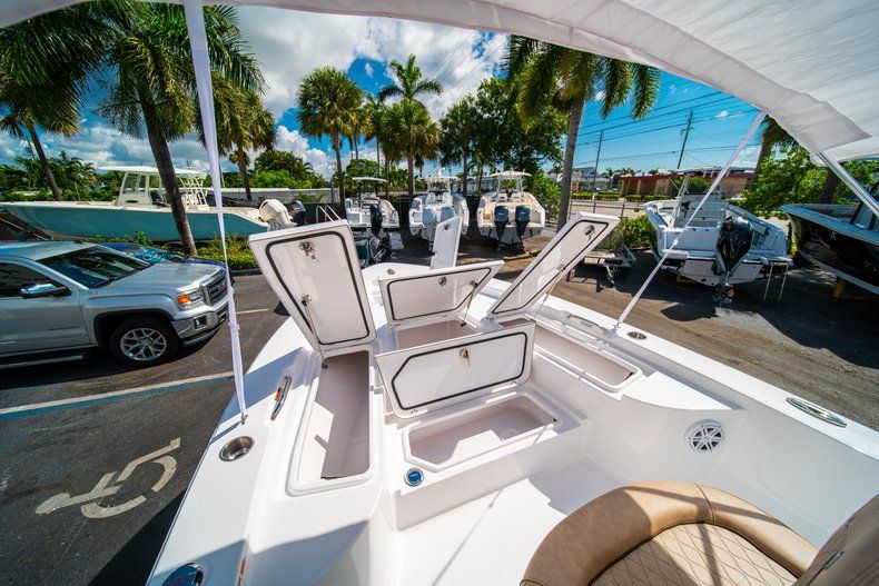 Thumbnail 33 for New 2019 Sportsman Masters 227 Bay Boat boat for sale in West Palm Beach, FL